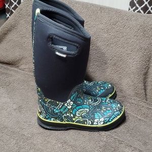 Women's size 9 Bogs Snow Boots